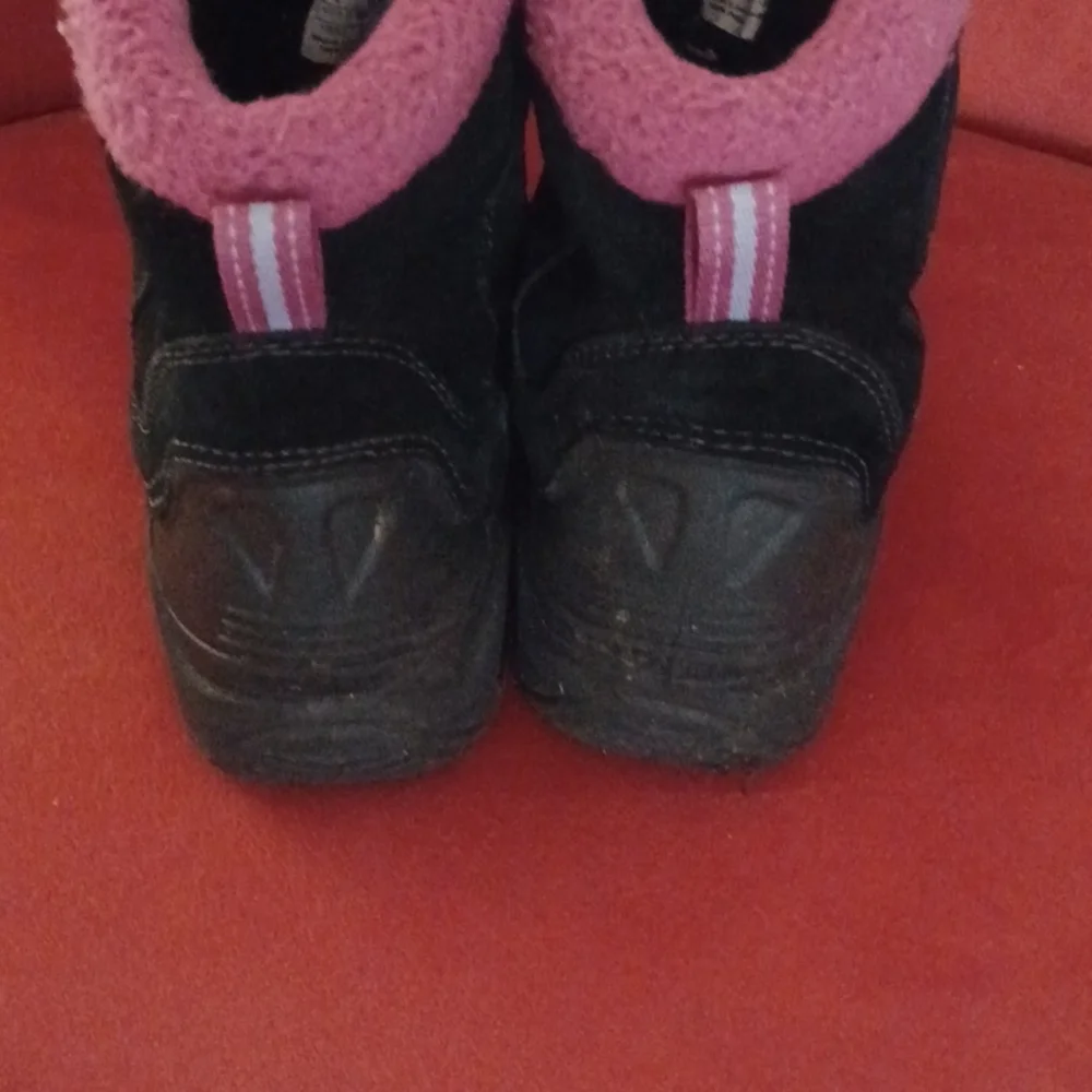 Columbia snow boots girls size 4 waterproof